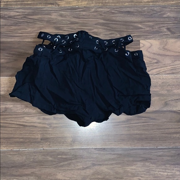 Lf shorts - Picture 3 of 3